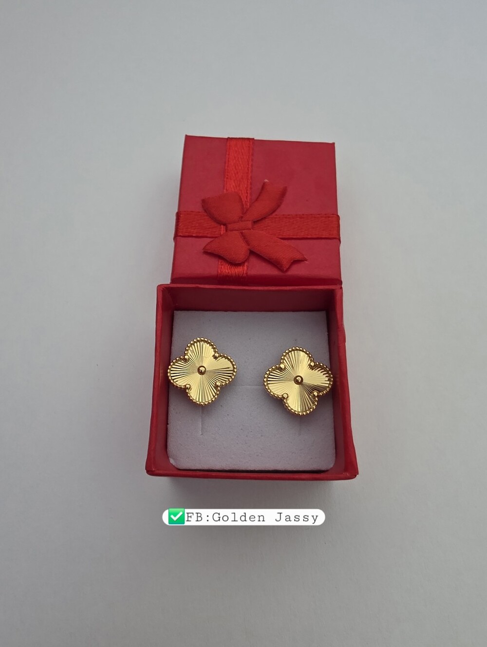 18K Real Gold Clover Stud 14mm - Picture 8 of 14